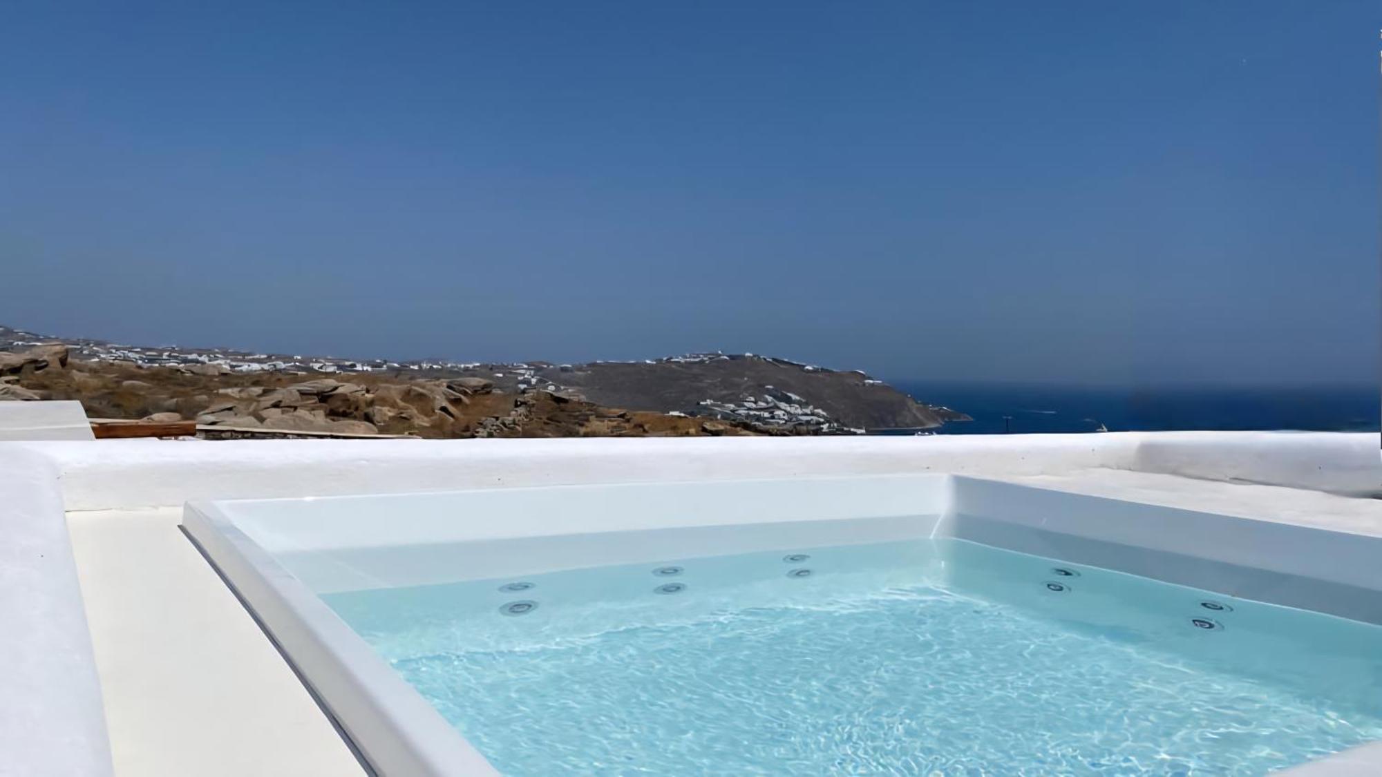 Villa Aderfia With Private Hot Tub *